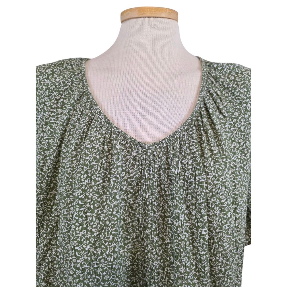 Faherty Top Womans Small Green Amira Ditsy Floral V Neck Short Sleeve Crepe - Picture 3 of 6
